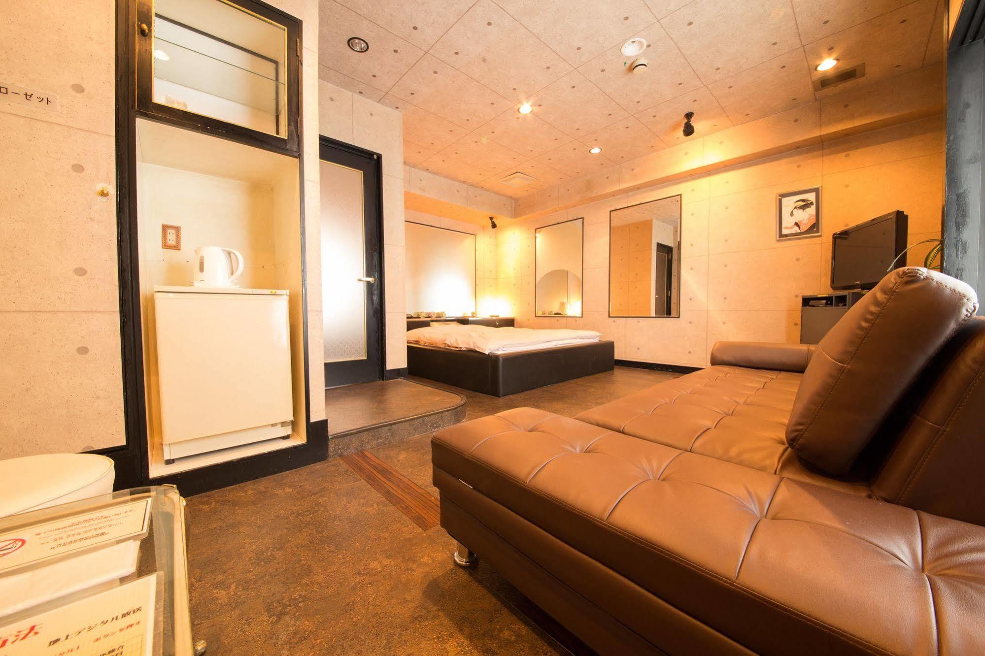 Hotel Candy Hall (Adults Only) Osaka Exterior foto